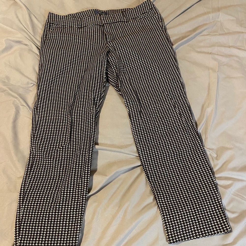 Women’s houndstooth skinny dress pants